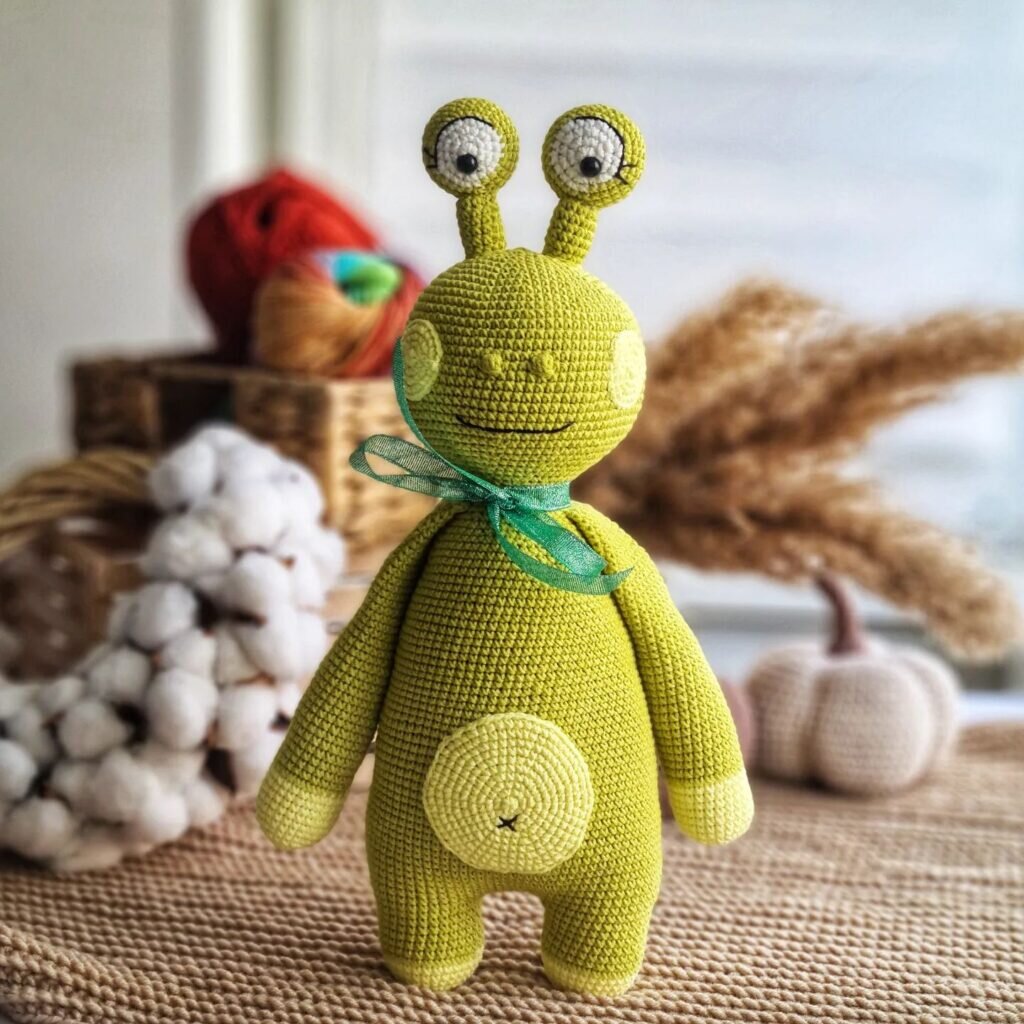 Amigurumi Alien Free Crochet Pattern 1