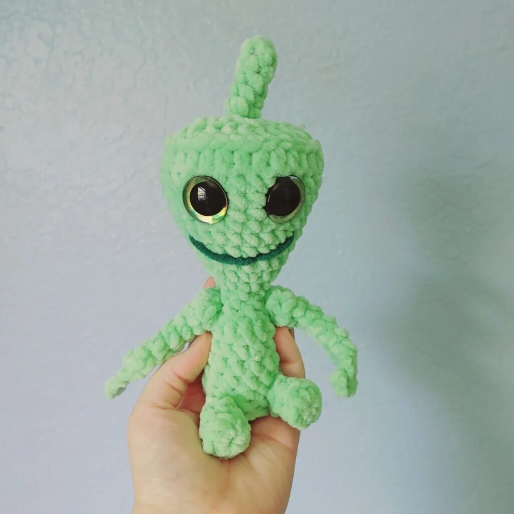 Amigurumi Alien Free Crochet Pattern 3