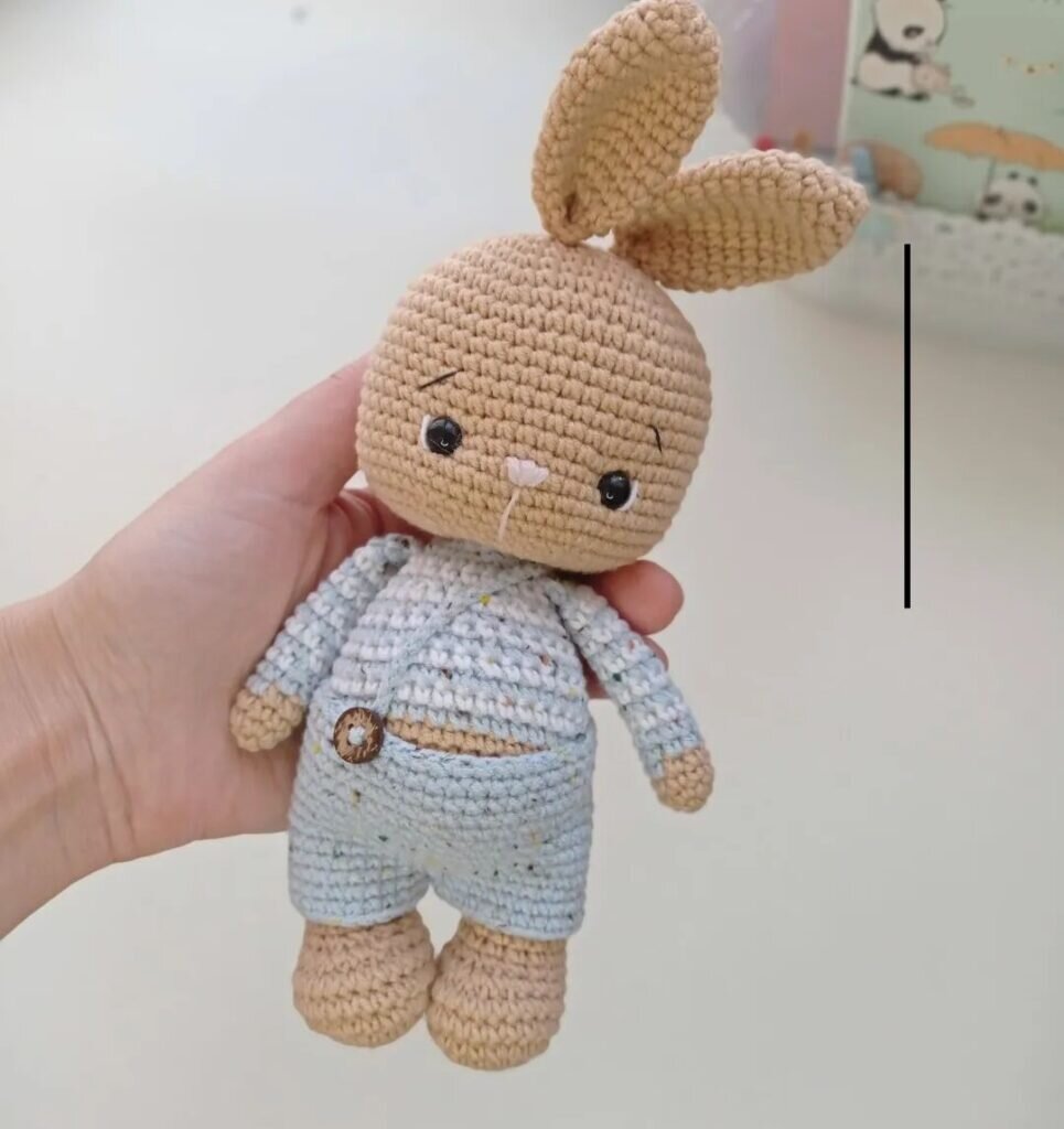 Amigurumi Bunny İn Pants Free Pattern 4