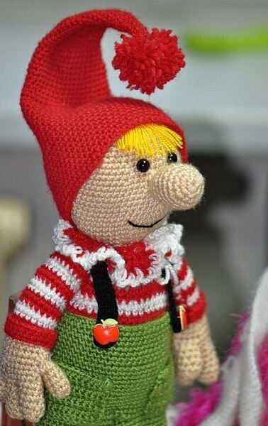 Amigurumi Christmas Dwarf Doll Free Pattern 2