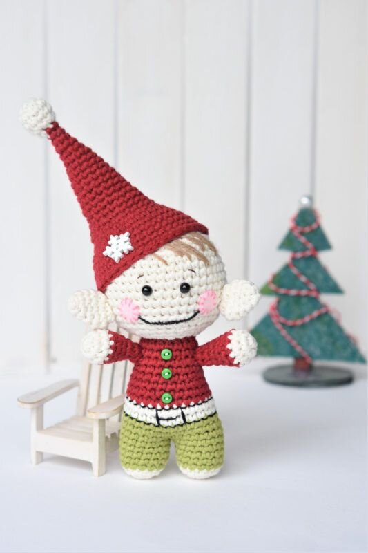 Amigurumi Christmas Dwarf Doll Free Pattern 5