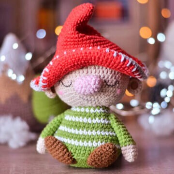 Amigurumi Christmas Dwarf Doll Free Pattern