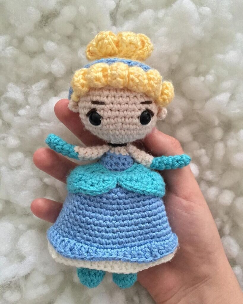 Amigurumi Cinderella Toy Free Pattern 12