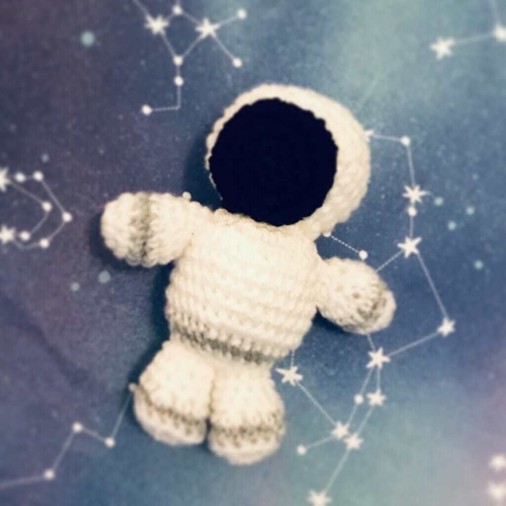 Amigurumi Cosmonaut Free Pattern 4