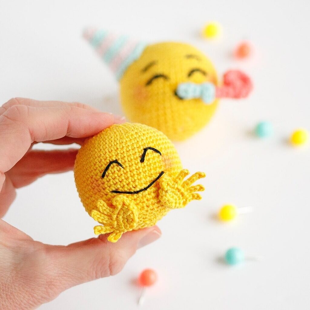 Amigurumi Emoticons Free Pattern 4