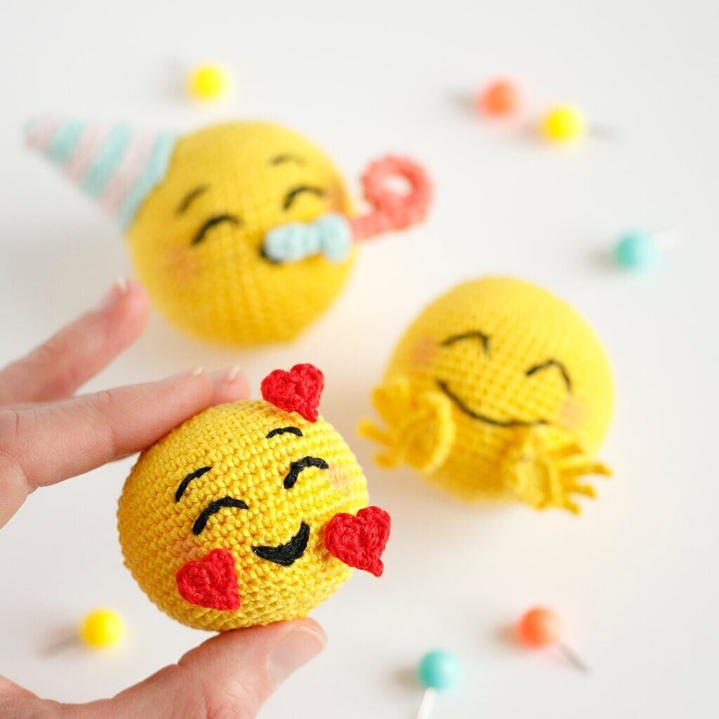 Amigurumi Emoticons Free Pattern 1