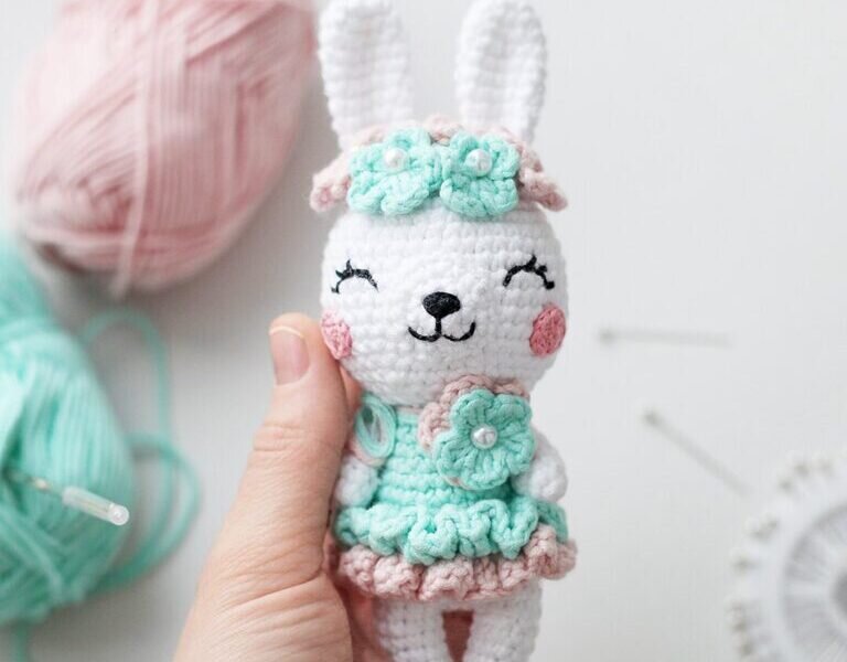 Amigurumi Flower Bunny Free Crochet Pattern