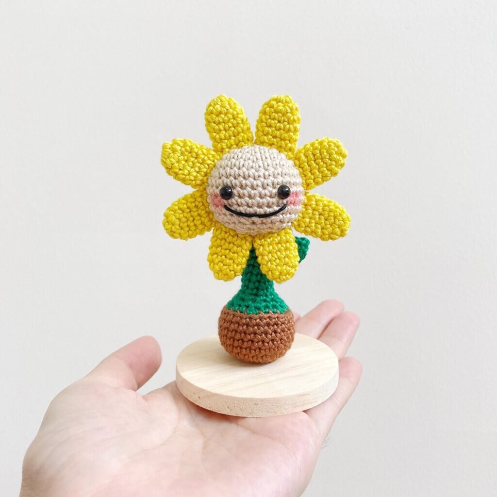 Amigurumi Flower Free Crochet Pattern 5