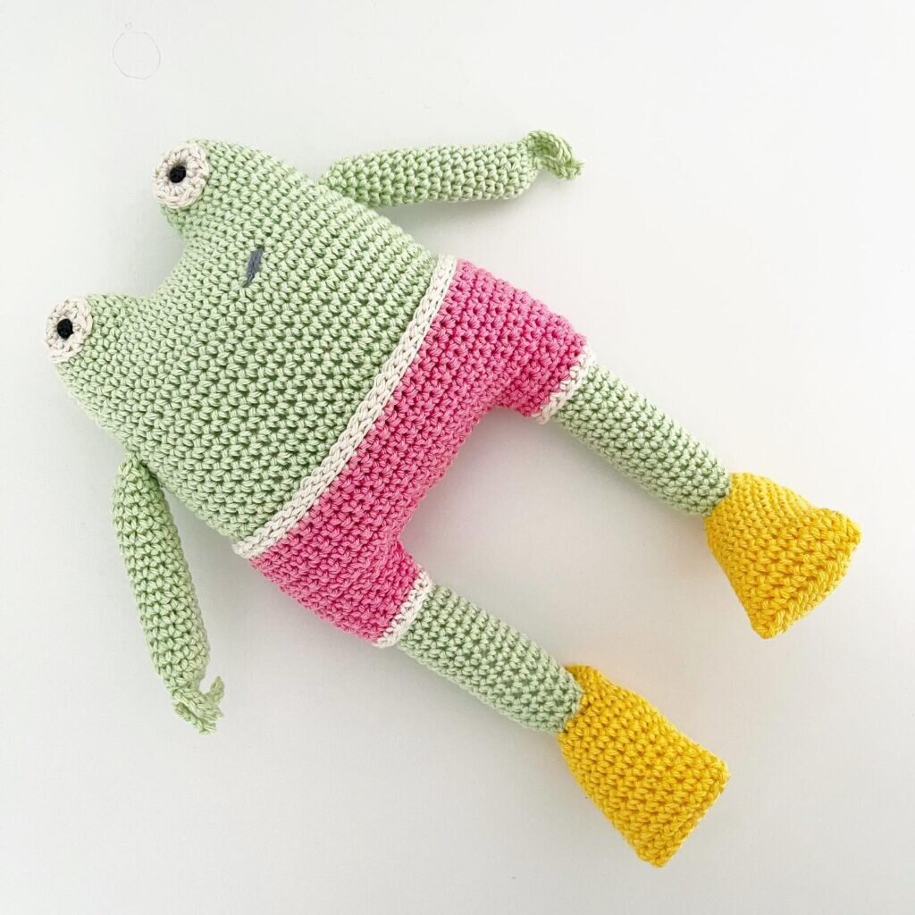 Amigurumi Frog Free Pattern 7