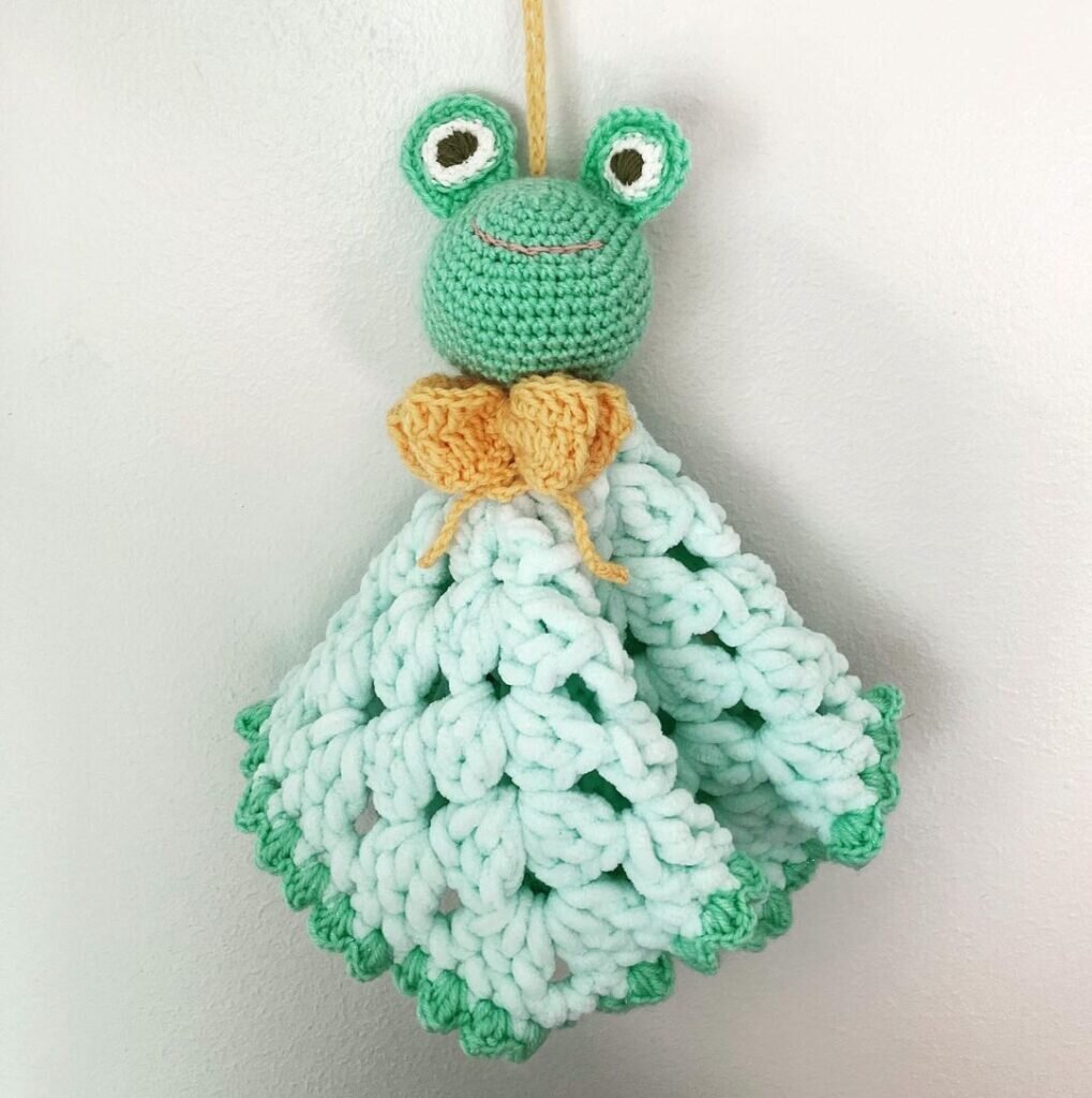 Amigurumi Frog With A Scart Crochet Pattern 2