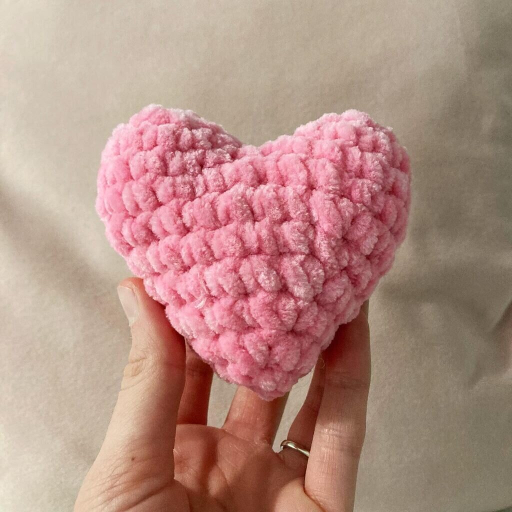 Amigurumi Heart Free Crochet Pattern 3