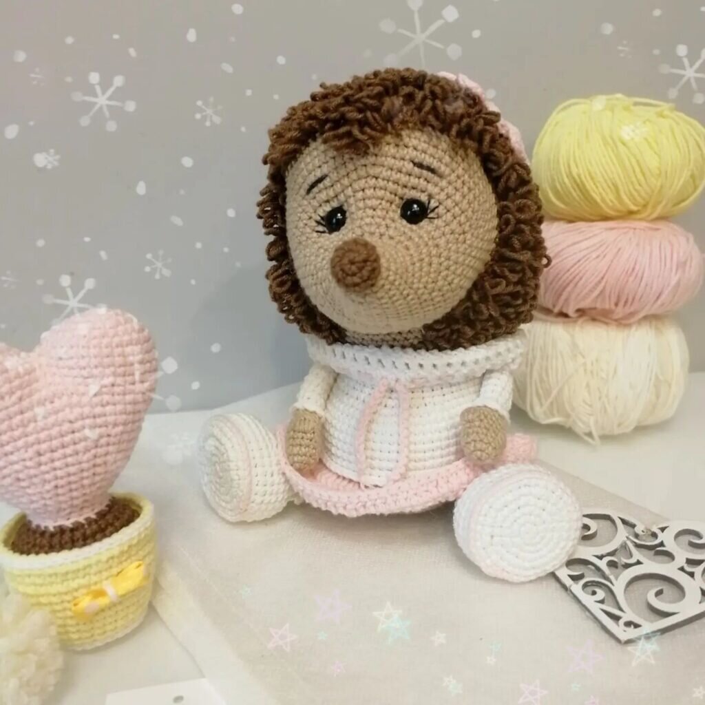 Amigurumi Ηedgehog İn A Dress Free Pattern 6