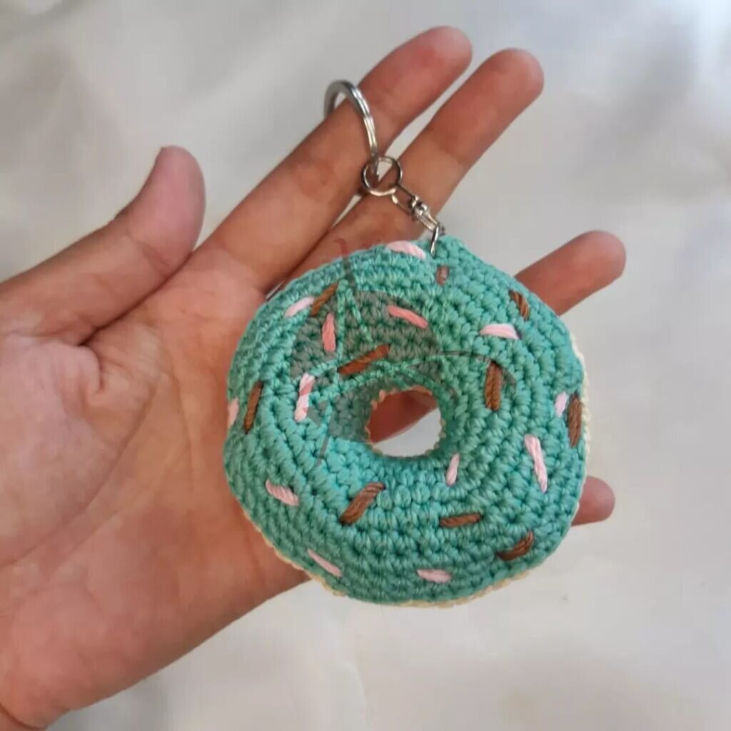 Amigurumi Keychain Donut Free Pattern 5