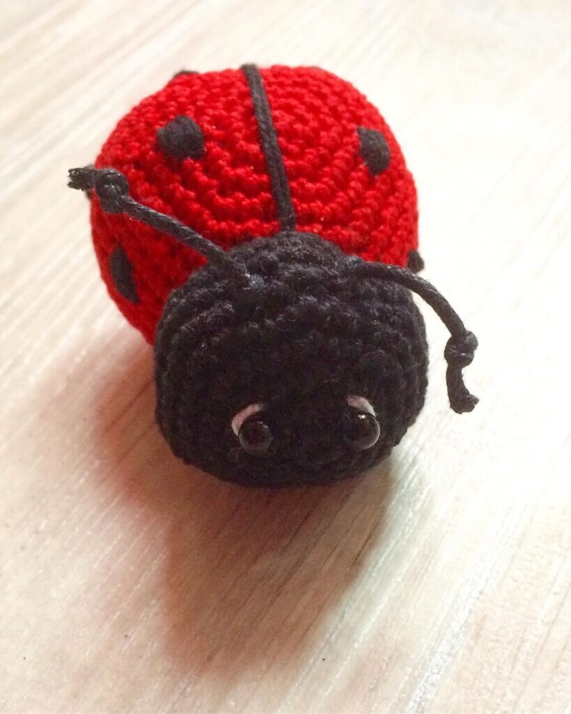 Amigurumi Ladybug Free Pattern 6