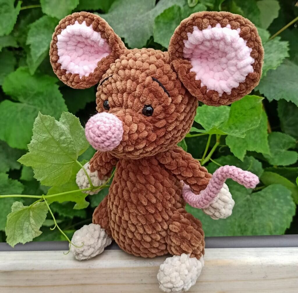 Amigurumi Little Mouse Free Crochet Pattern 1