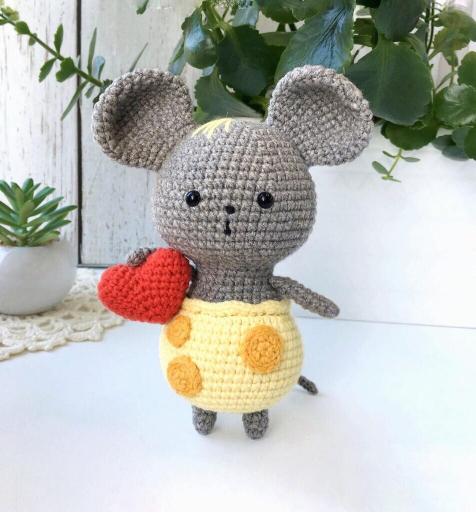 Amigurumi Little Mouse Free Pattern 6