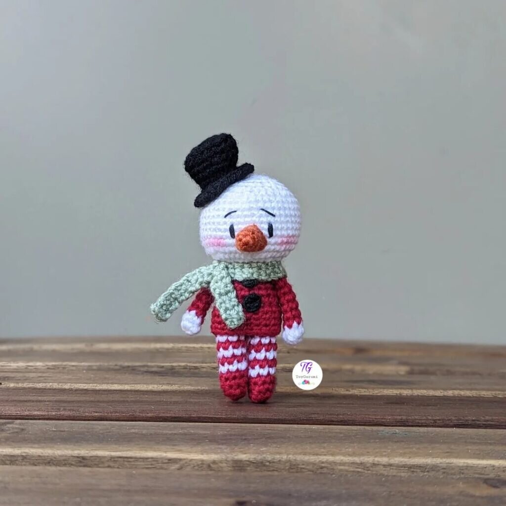 Amigurumi Little Snowman Free Crochet Pattern 4