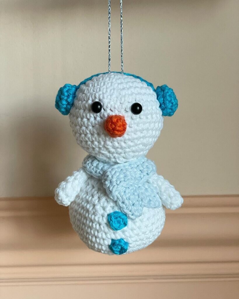 Amigurumi Mini Snowman Free Pattern 2