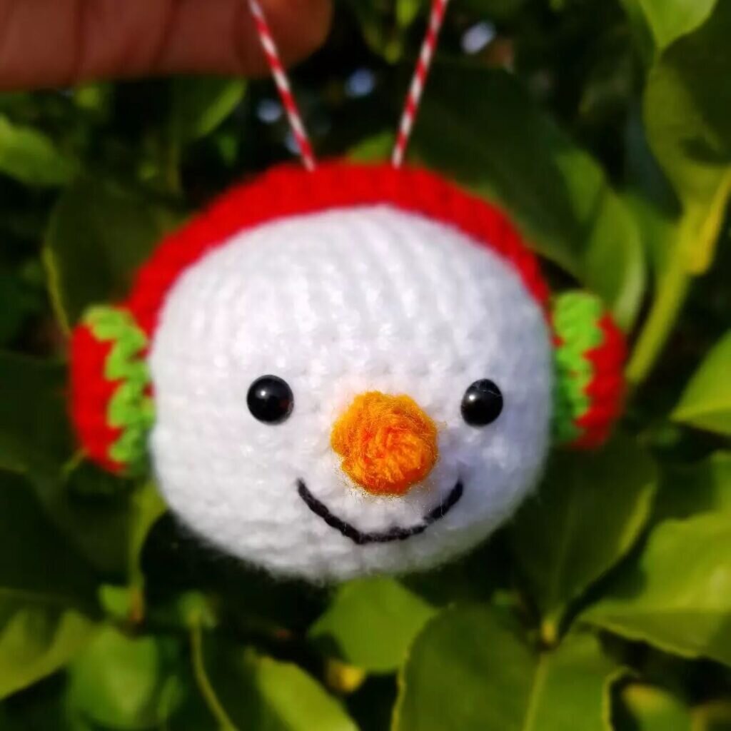 Amigurumi Mini Snowman Free Pattern 6