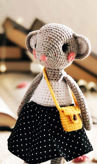 Amigurumi Mouse İn Dress Free Pattern 1