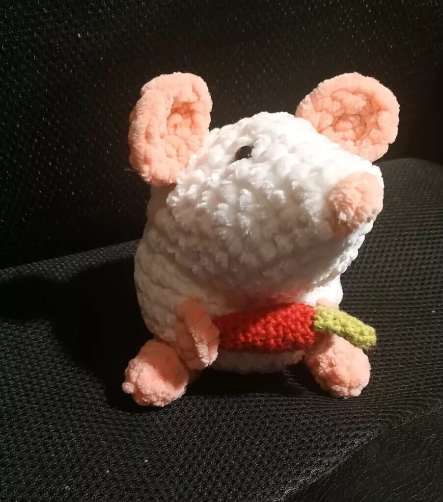 Amigurumi No-Sew Scrap Mouse Free Pattern 1