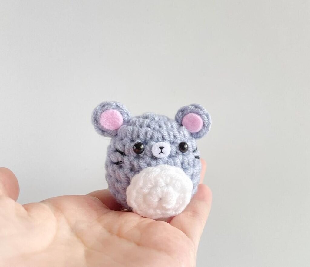 Amigurumi No-Sew Scrap Mouse Free Pattern 2