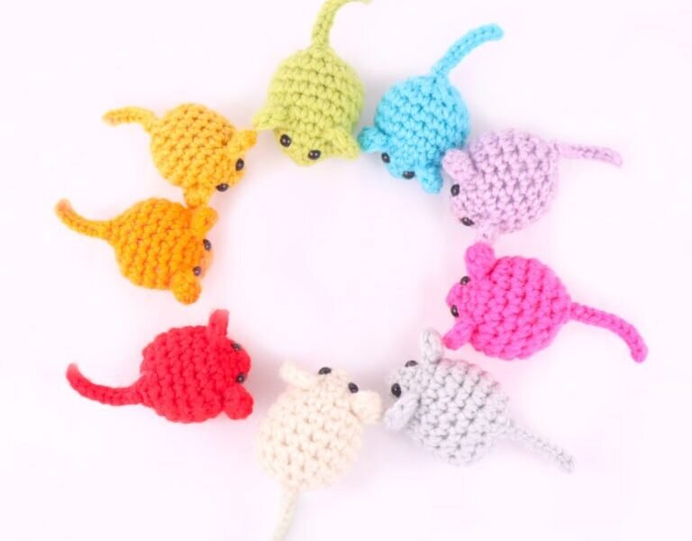 Amigurumi No-Sew Scrap Mouse Free Pattern