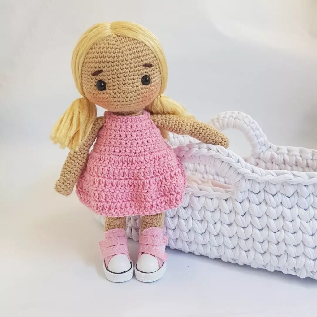 Amigurumi Pinky Little Lady Crochet Pattern 1