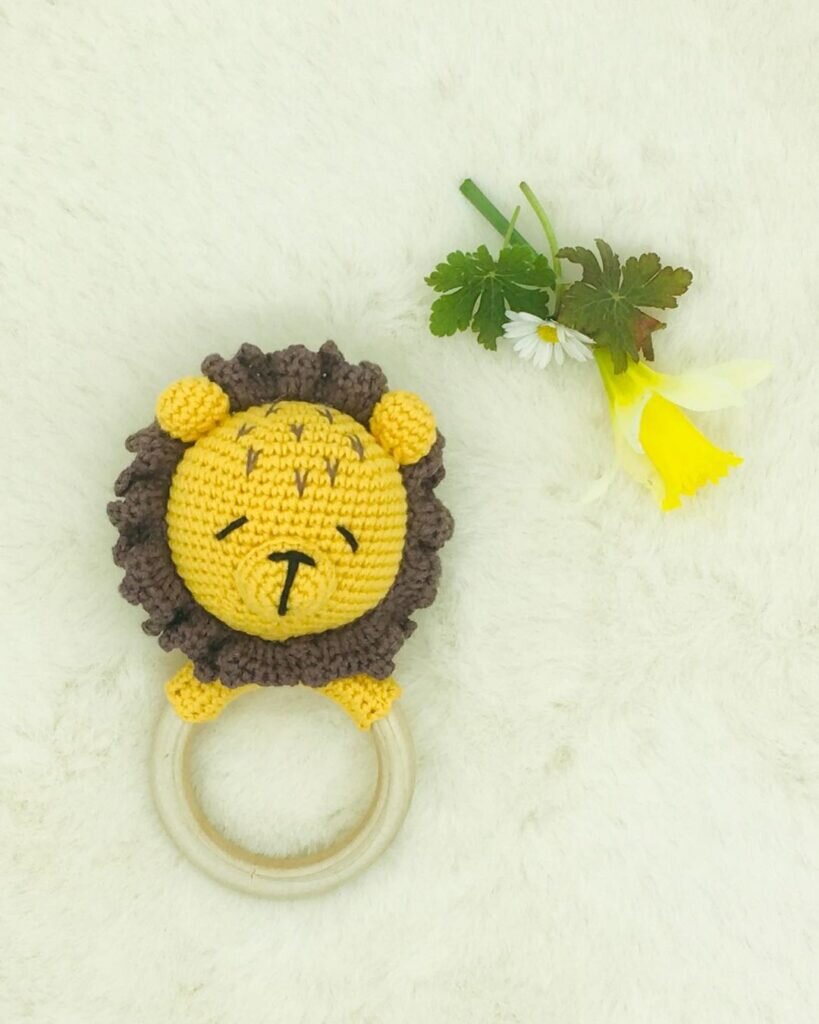 Amigurumi Rattle Lion Free Pattern 10