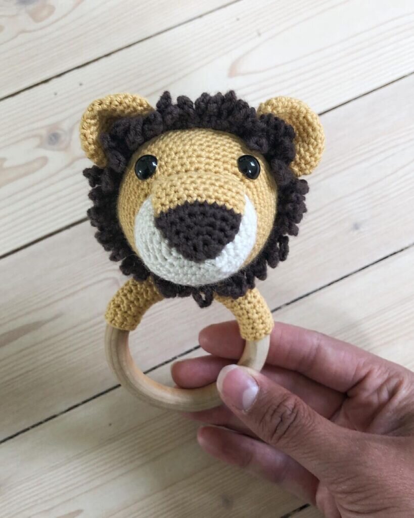 Amigurumi Rattle Lion Free Pattern 8