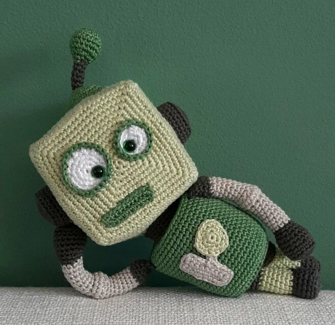 Amigurumi Robot Free Pattern 3