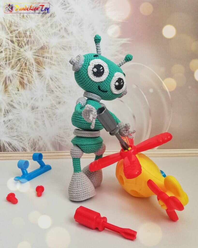 Amigurumi Robot Free Pattern 5