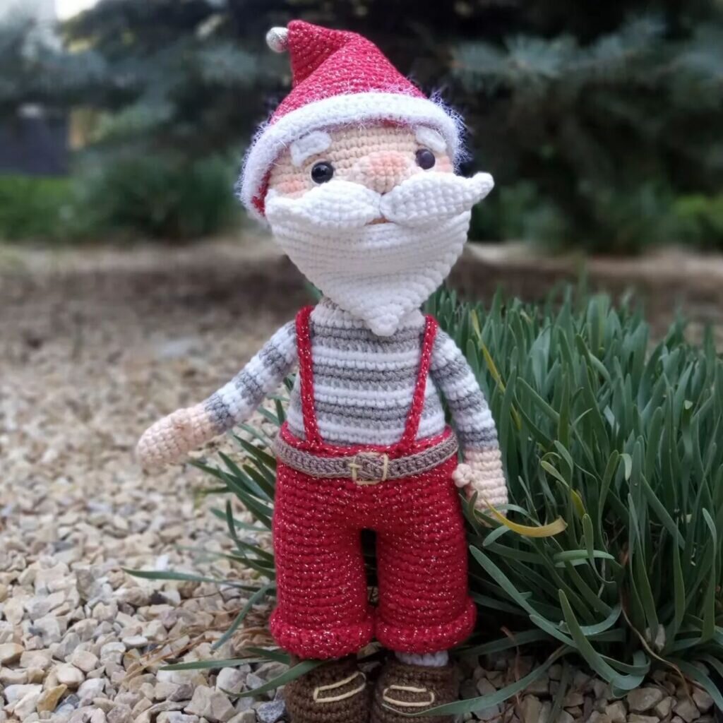 Amigurumi Sant Claus Free Pattern 1