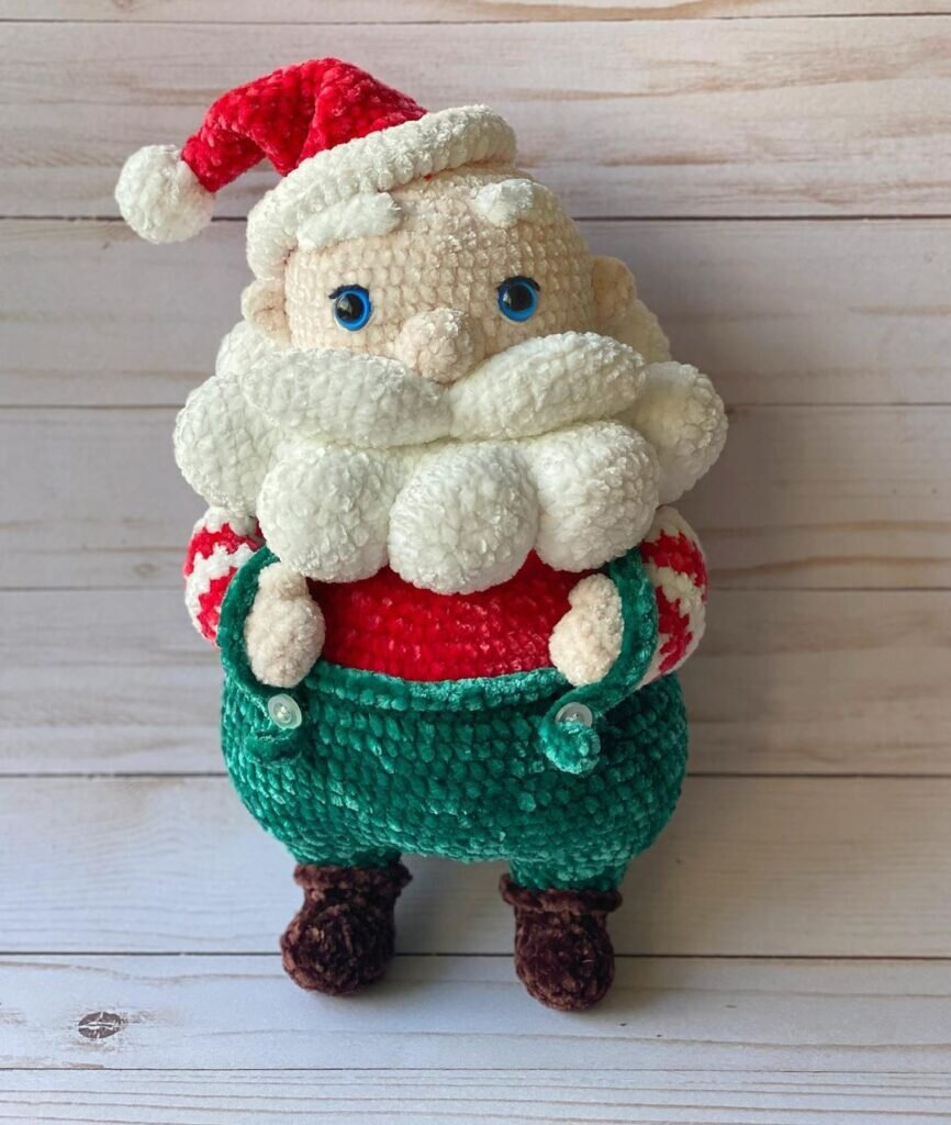 Amigurumi Sant Claus Free Pattern 5