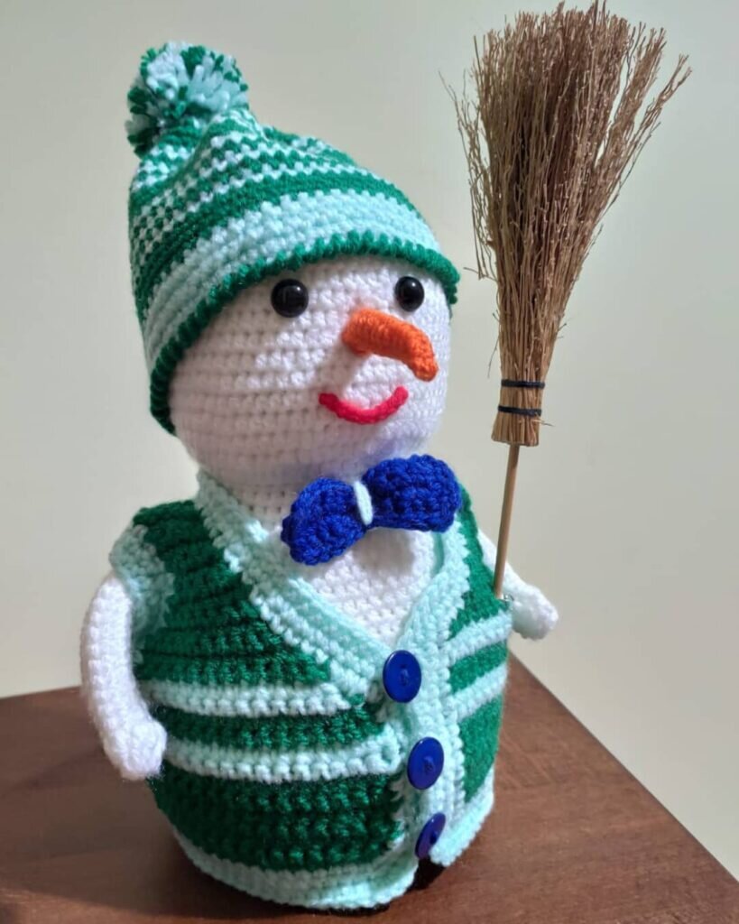 Amigurumi Snowman Free Pattern 7