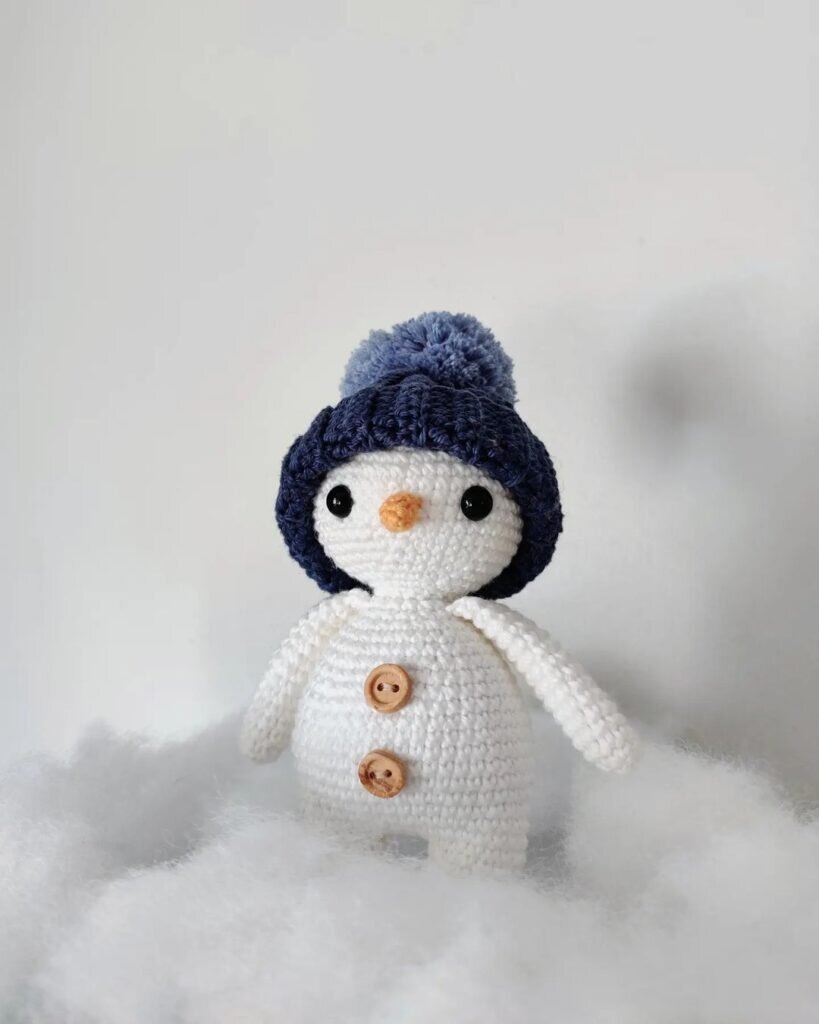 Amigurumi Snowman Free Pattern 6