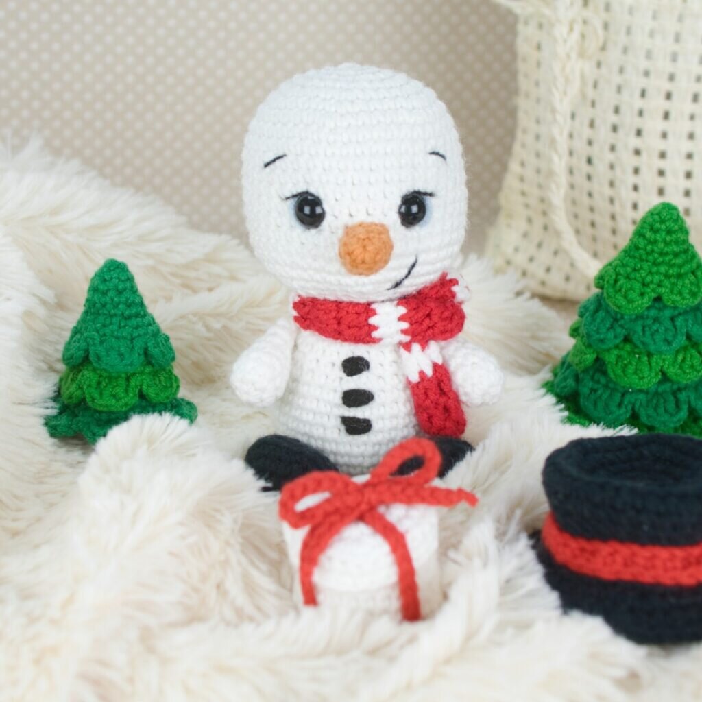 Amigurumi Snowman Free Pattern 1