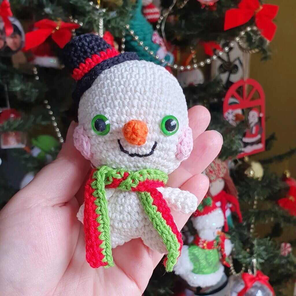 Amigurumi Snowman Free Pattern 4