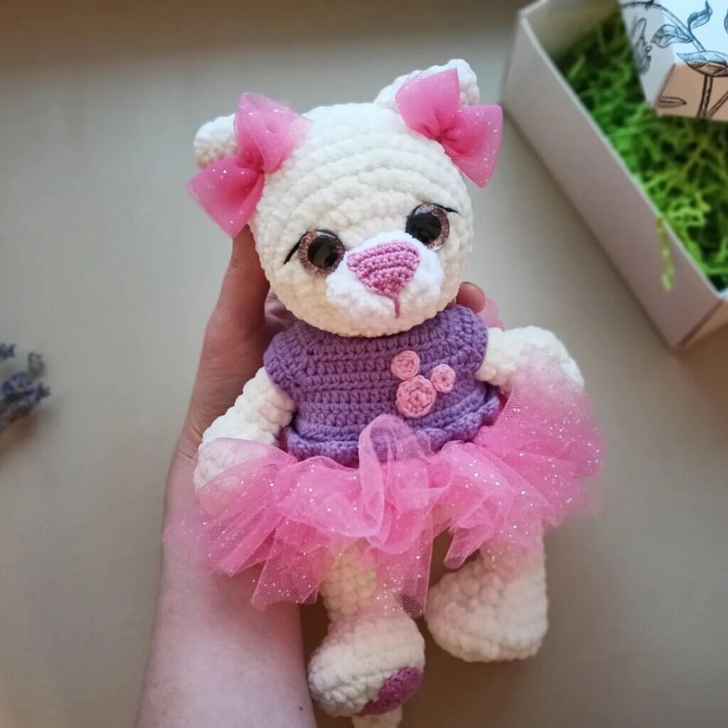 Amigurumi Spring Kitty Crochet Pattern 2