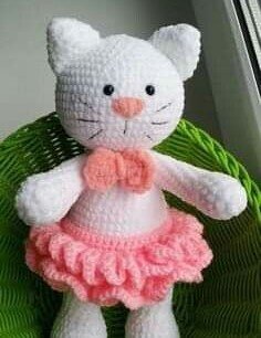 Amigurumi White Cat Free Pattern 1