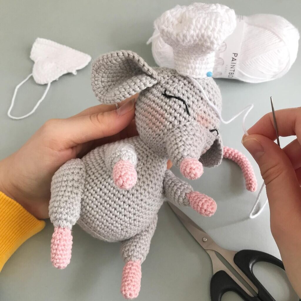 Baby Mouse Amigurumi Free Pattern 5