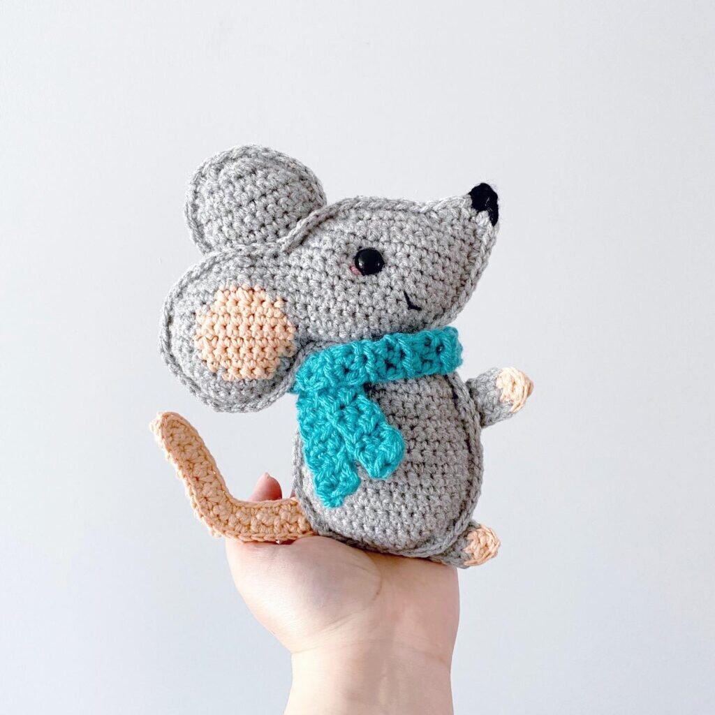 Baby Mouse Amigurumi Free Pattern 6