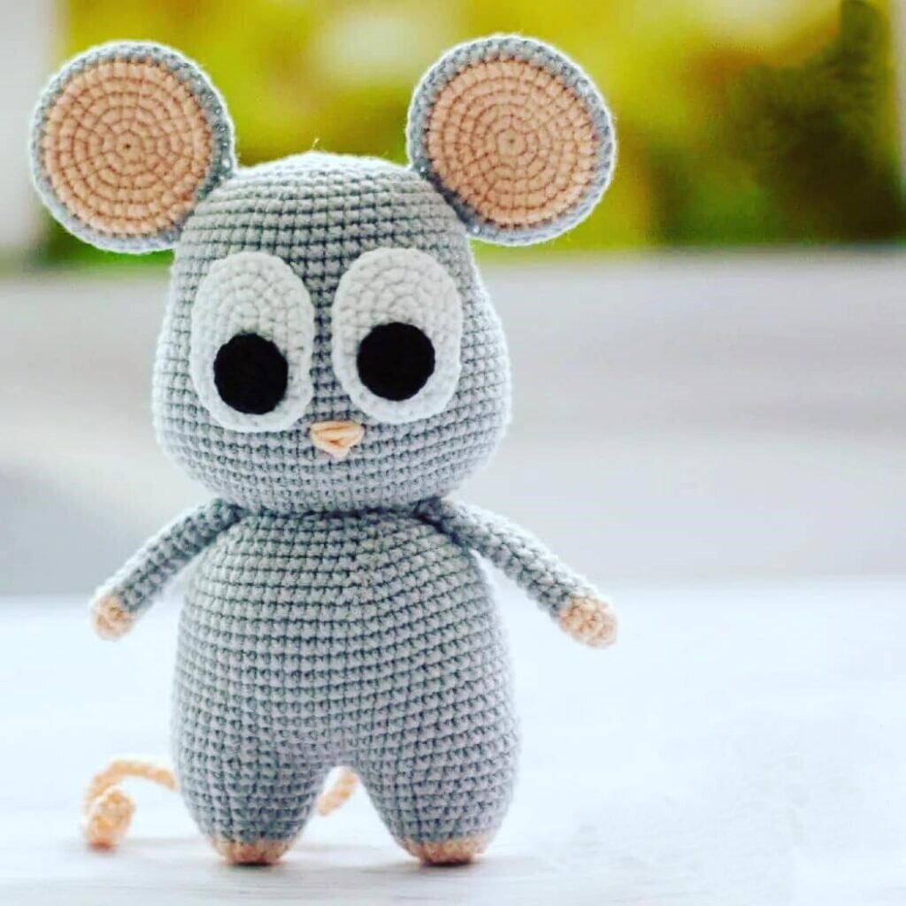 Baby Mouse Amigurumi Free Pattern 7