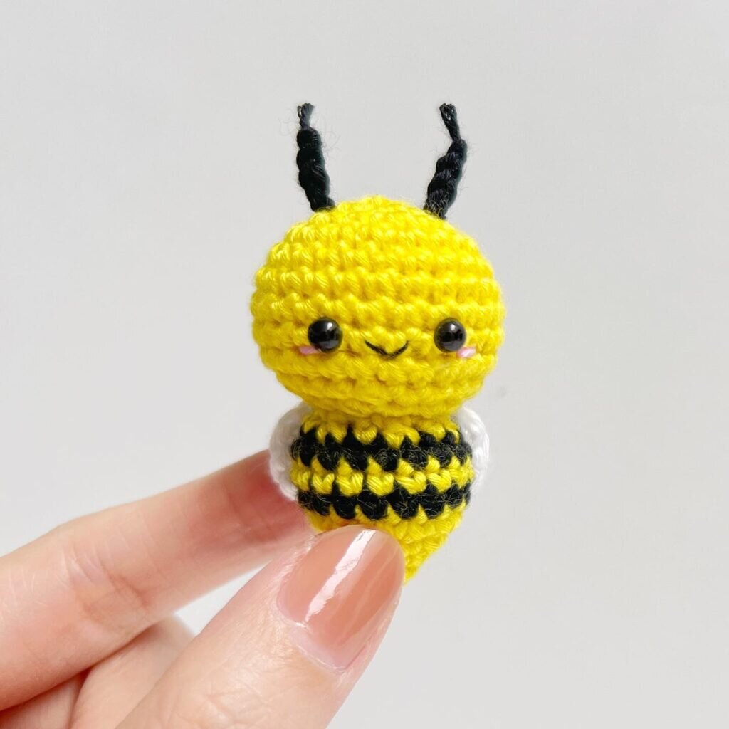 Bee Amigurumi Free Pattern 3