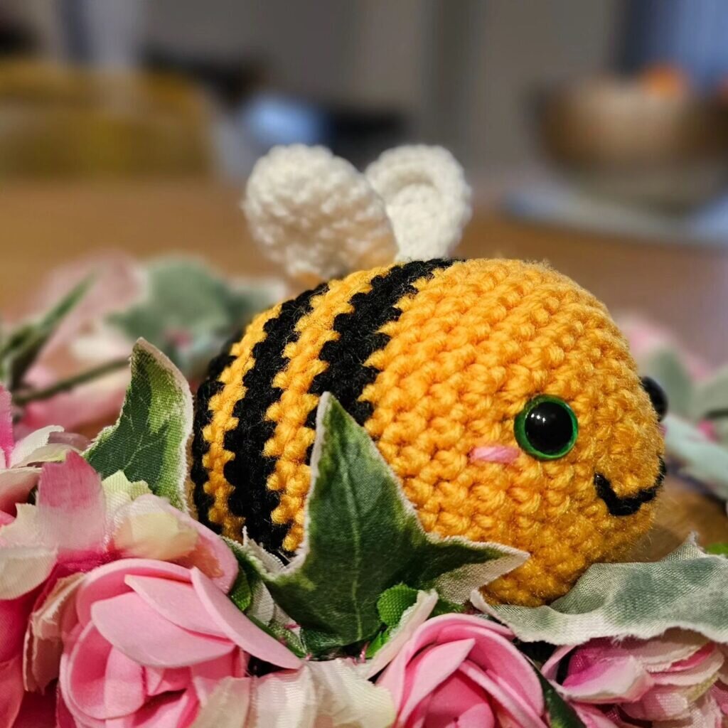 Bee Amigurumi Free Pattern 1