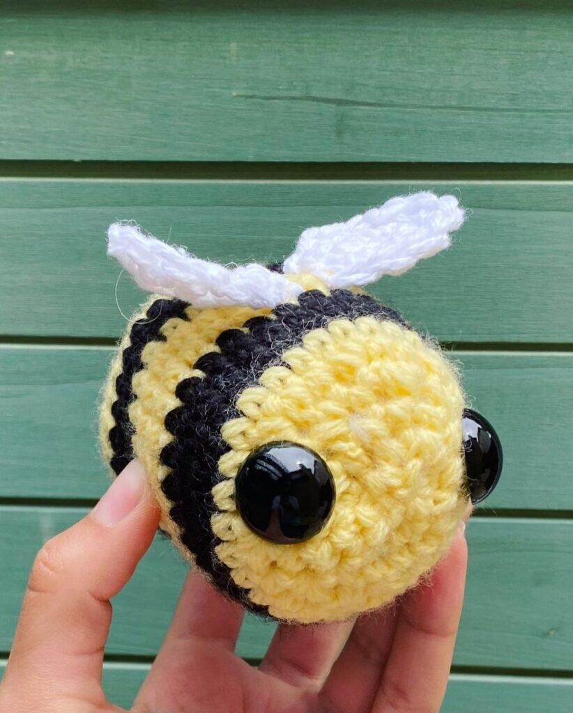 Bee Amigurumi Free Pattern 7