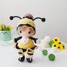 Dressed Bee Amigurumi Free Pattern 2