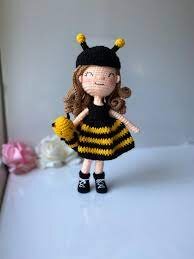 Dressed Bee Amigurumi Free Pattern 3