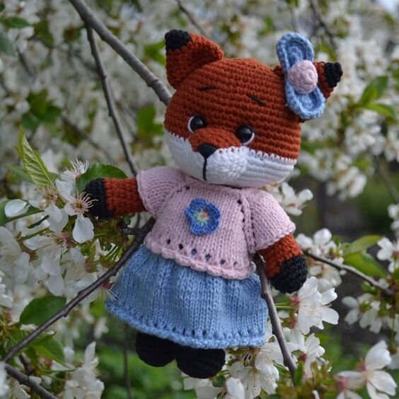 Free Pattern of Fox in Knitting Dress 3