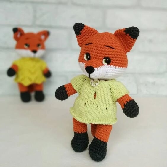 Free Pattern of Fox in Knitting Dress 4